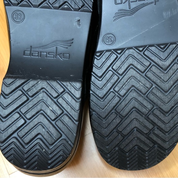 Dansko Black Leather Closed Back Clogs- 38 - Picture 9 of 9